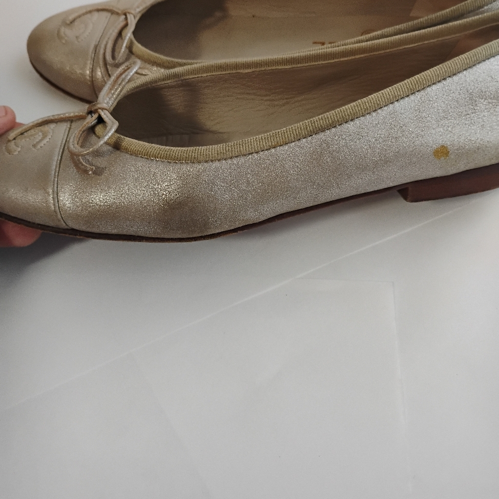 Chanel Flats metallic leather iconic shoes - Picture 5 of 16